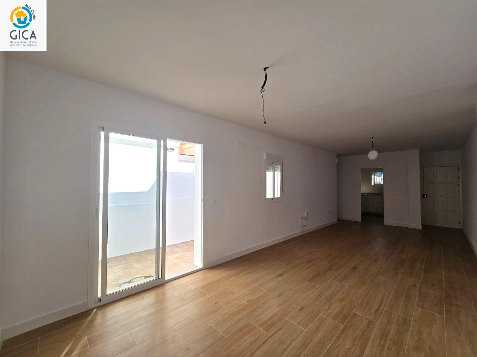 Sala d'estar de Planta baixa en venda en Jerez de la Frontera amb Jardí privat, Traster i Alarma