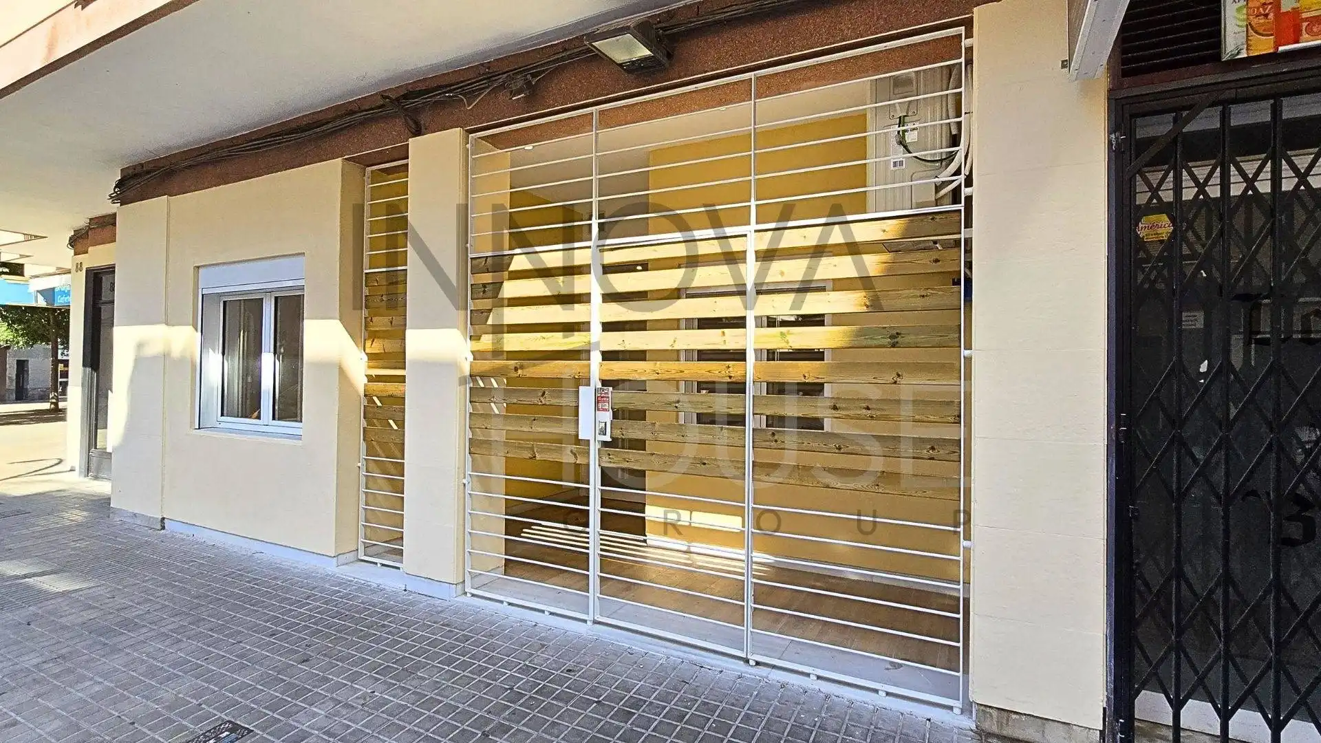 Planta baja en venta en Carrer de les Aigües del Llobregat, La Florida