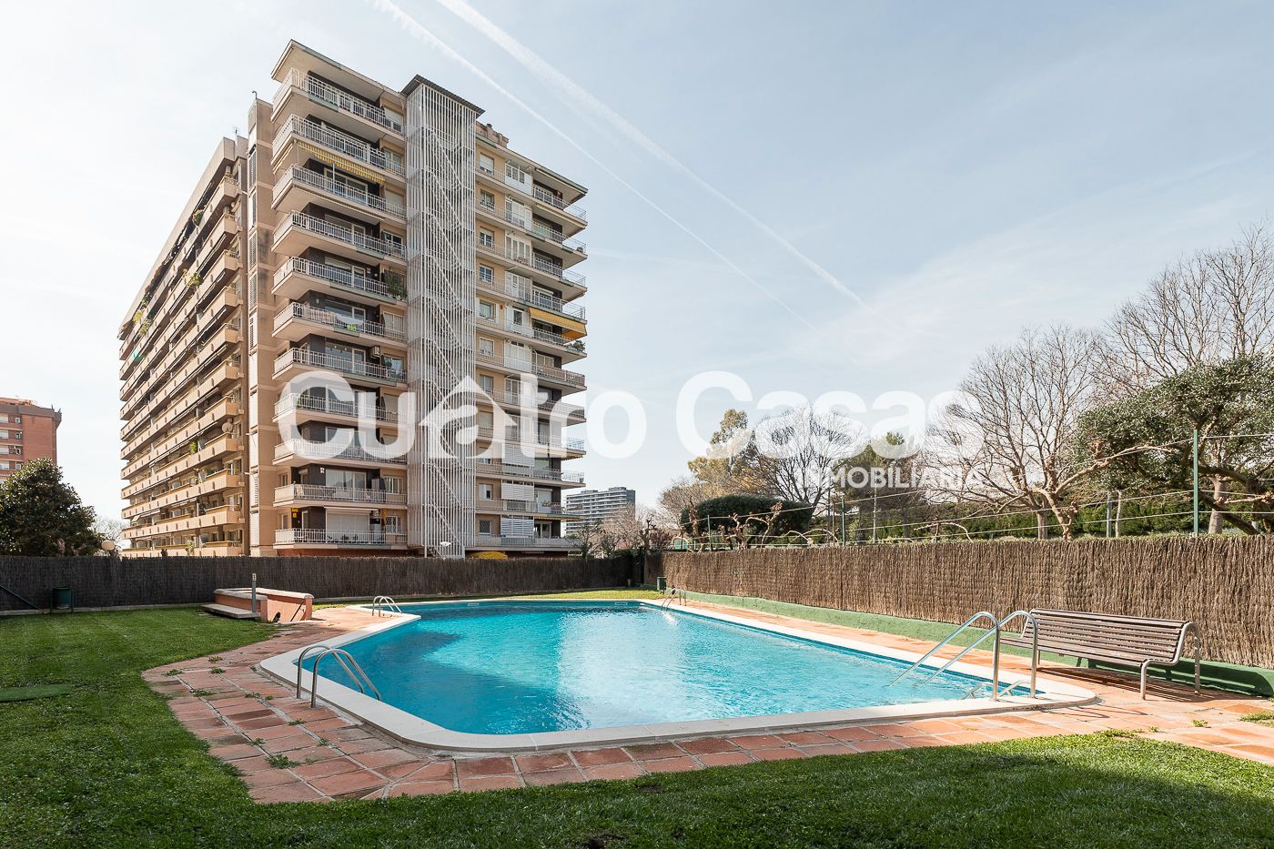 Swimming pool of Flat for sale in  Barcelona Capital  with Air Conditioner, Heating and Oven