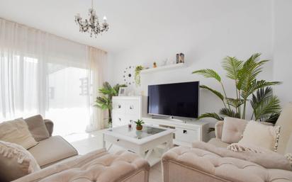 Sala d'estar de Casa adosada en venda en Las Gabias amb Terrassa