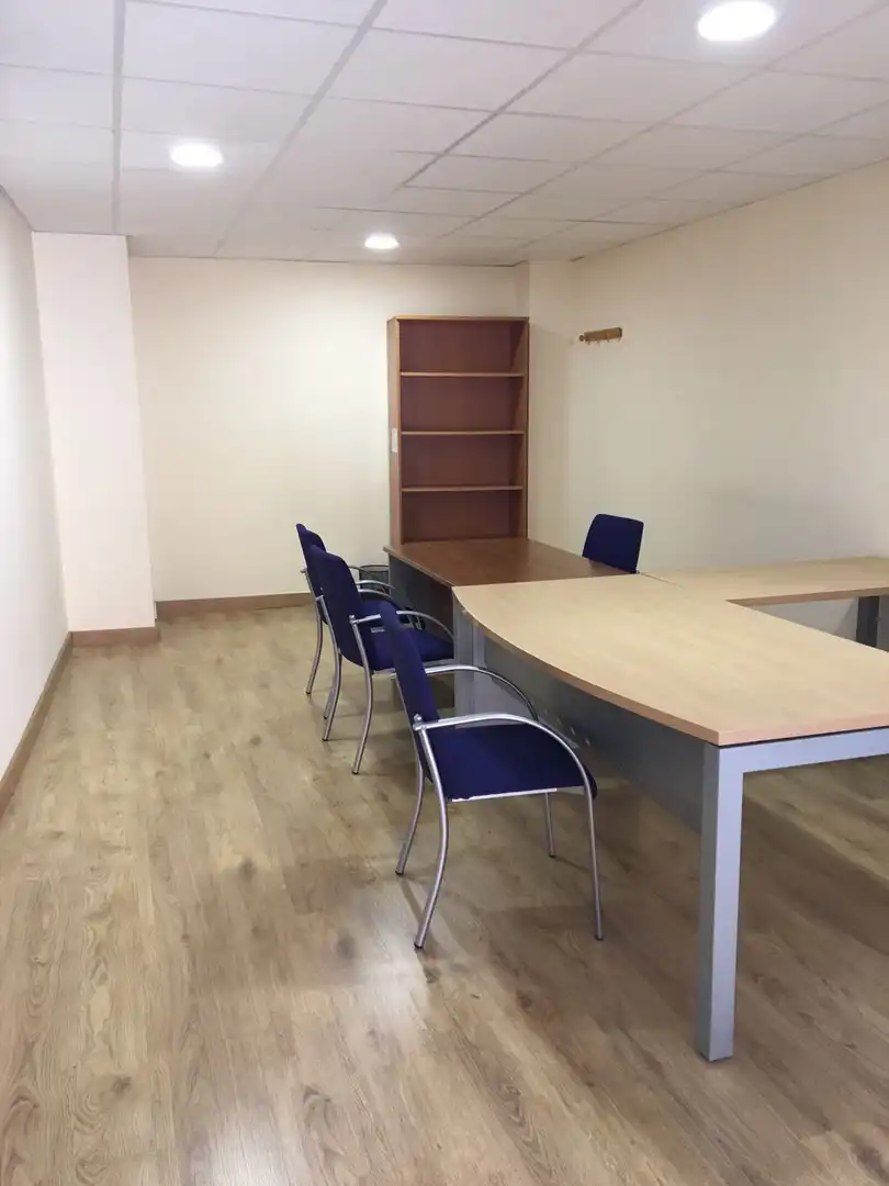 Büro zum Verkauf in Toledo mit Klimaanlage, Heizung und Abstellraum