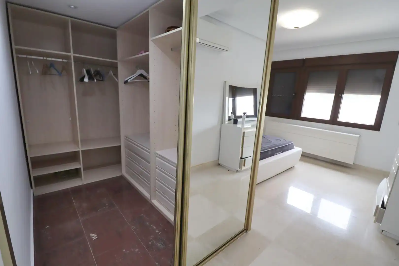 Habitación de Casa o chalet en venta en Godella con Aire acondicionado, Piscina y Alarma