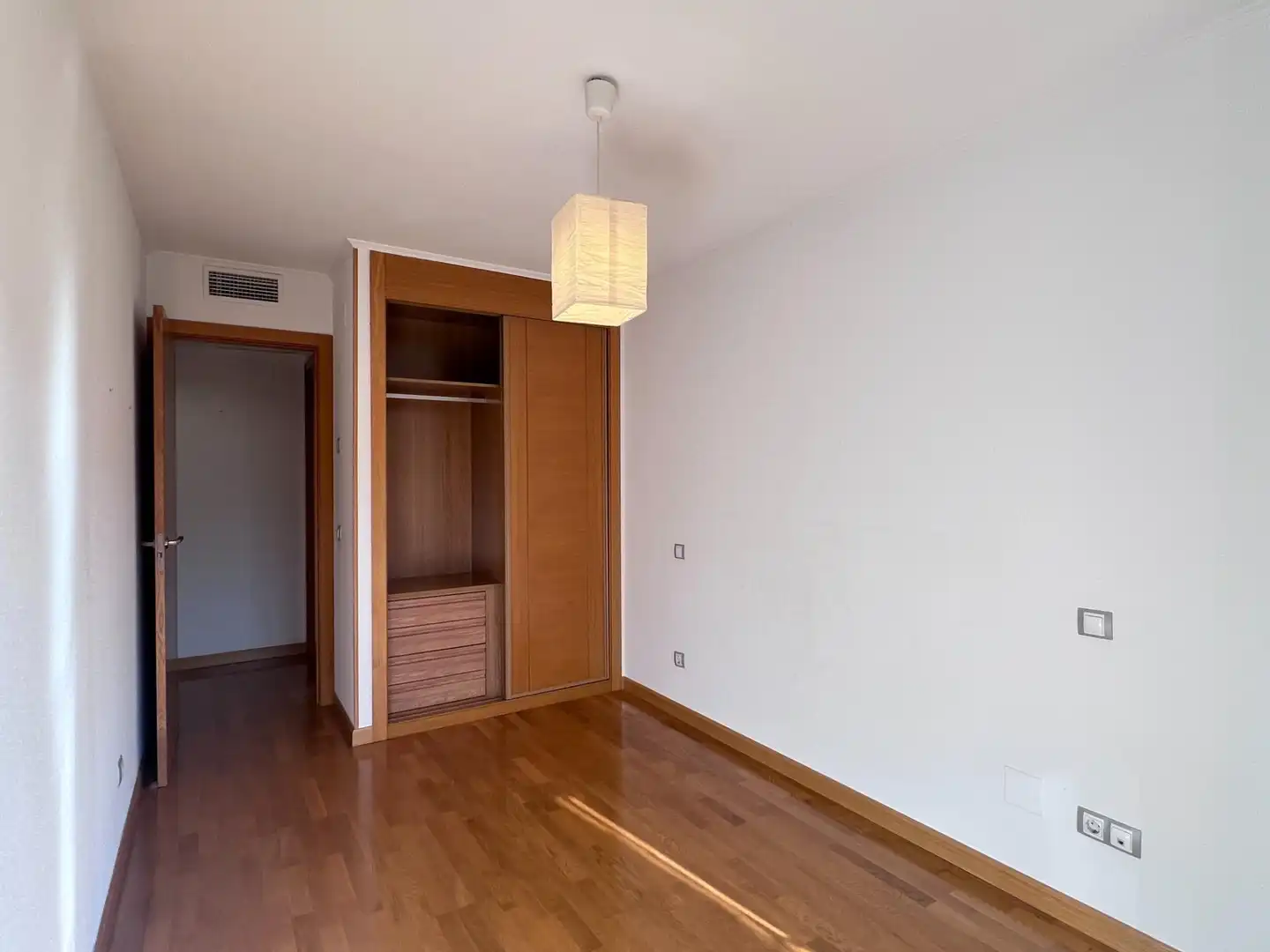 Bedroom of Flat for rent in Madrid  with Air Conditioner, Heating and Private garden