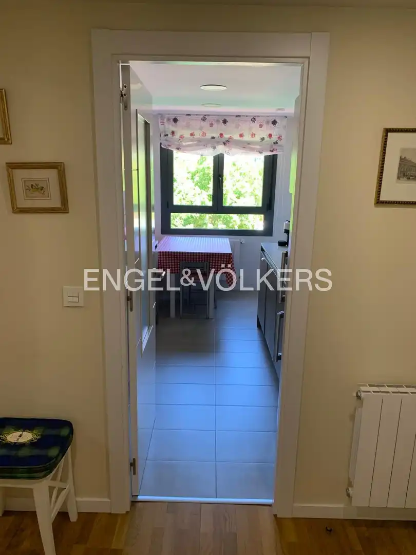 Wohnung zur Miete in Madrid mit Klimaanlage, Heizung und Privatgarten