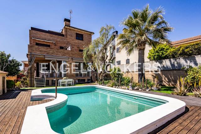 Casa-chalet en Venta en Torrent Ballester