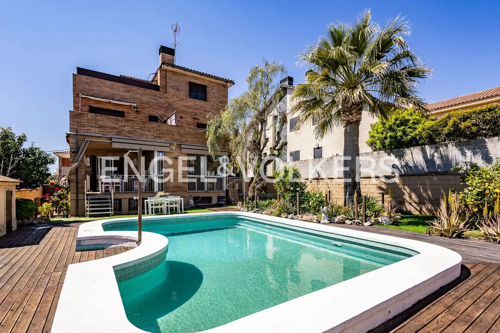 Vista exterior de Casa o chalet en venta en Viladecans con Calefacción, Jardín privado y Terraza