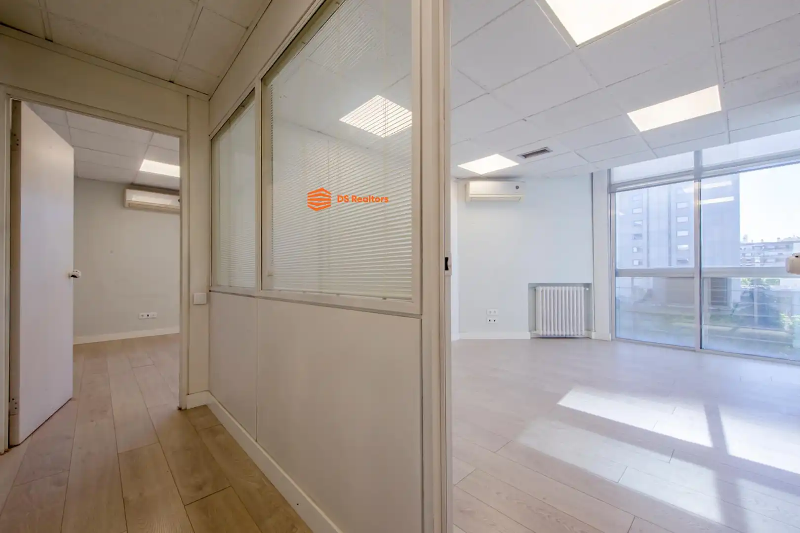 Flat for sale in Madrid  with Air Conditioner and Heating