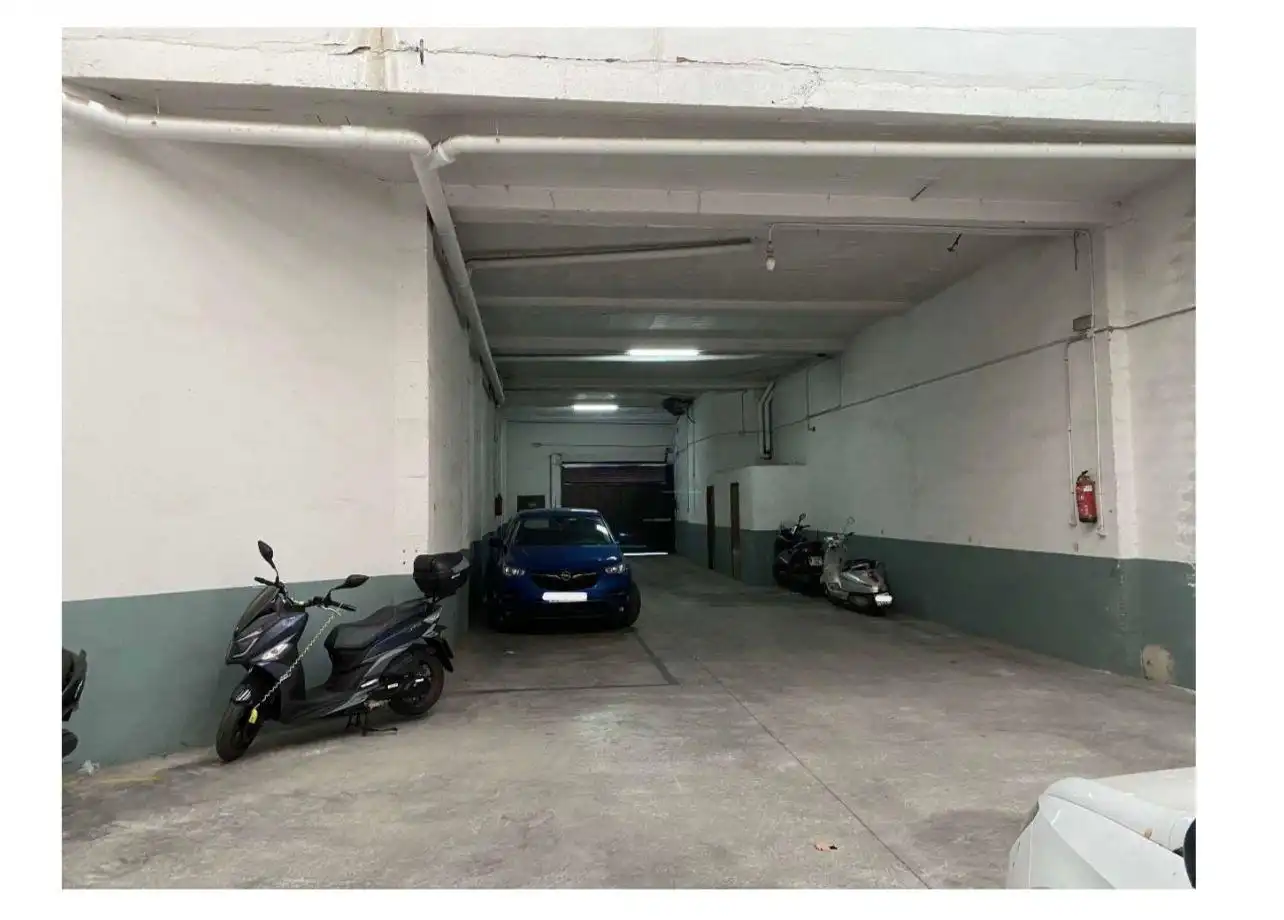 Aparcament de Nau industrial en venda en Albacete