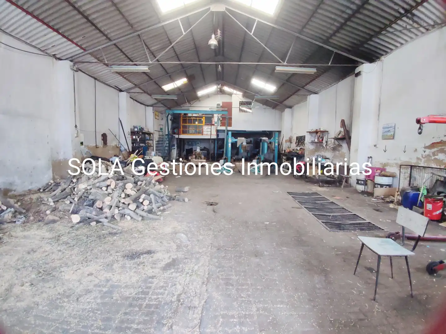 Nau industrial en venda a Calzada de la Virgen, imagen 2