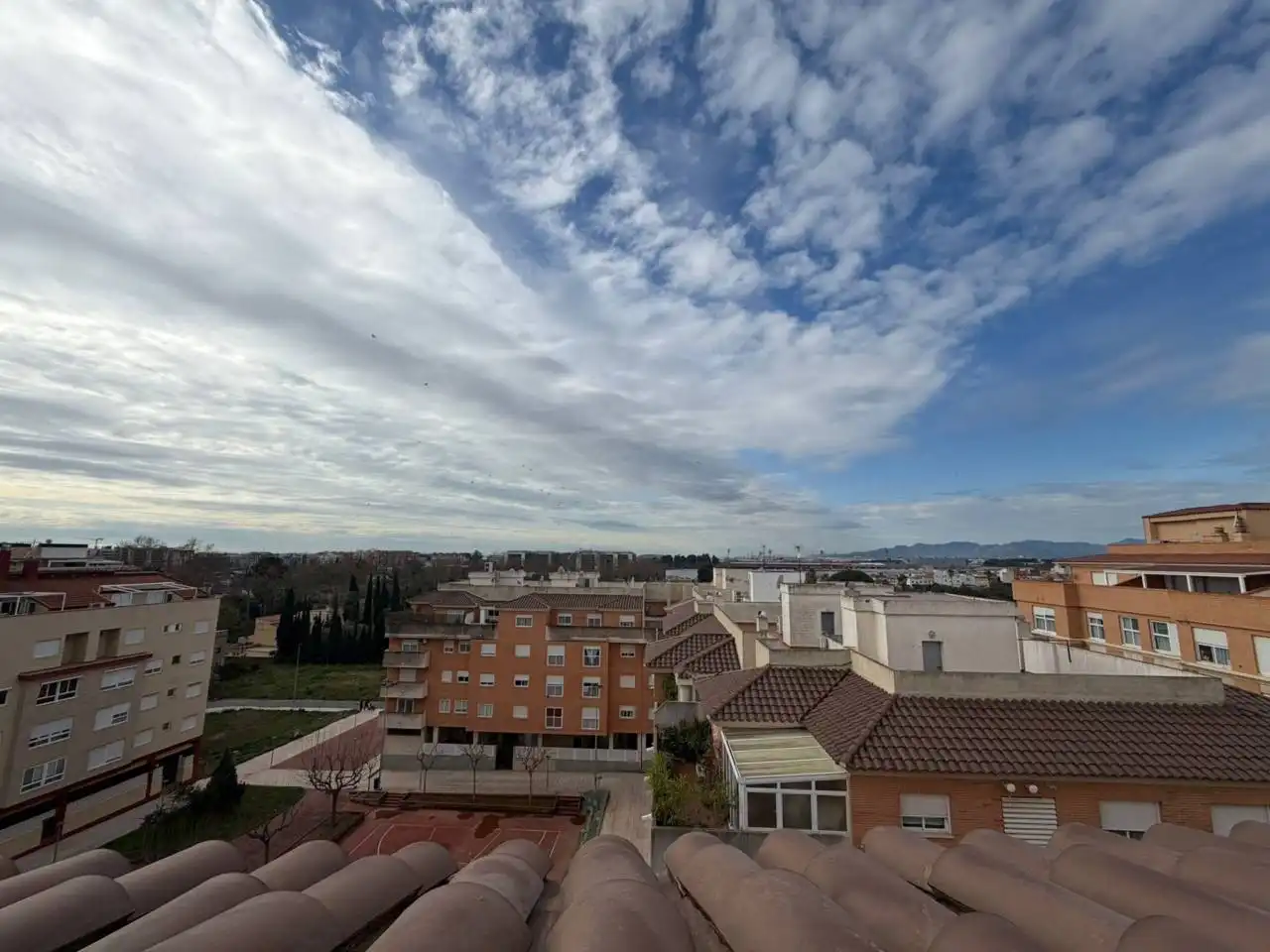 Vista exterior de Pis en venda en Castellón de la Plana / Castelló de la Plana amb Aire condicionat, Terrassa i Traster