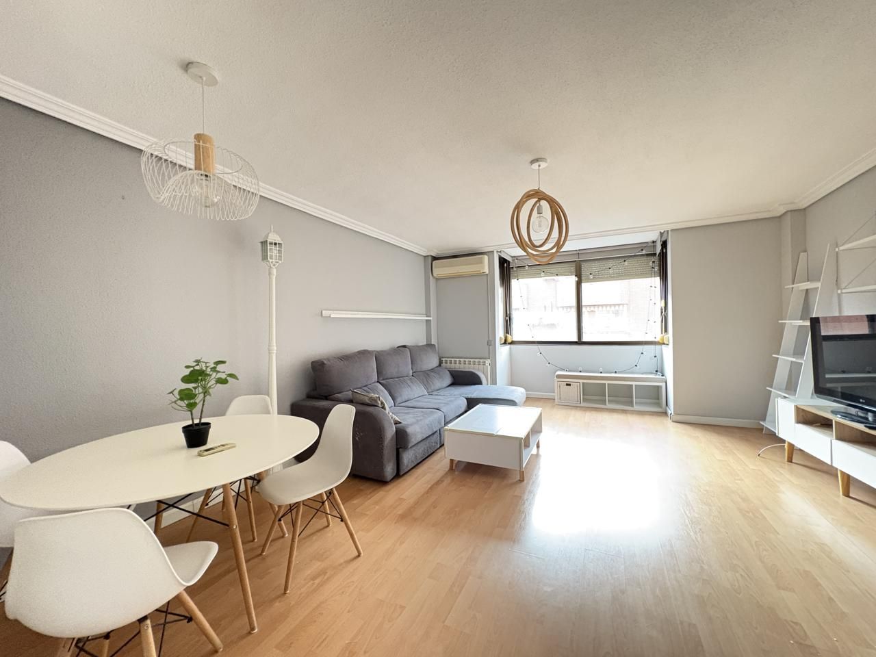 Sala de estar de Piso de alquiler en  Madrid Capital con Calefacción y Amueblado