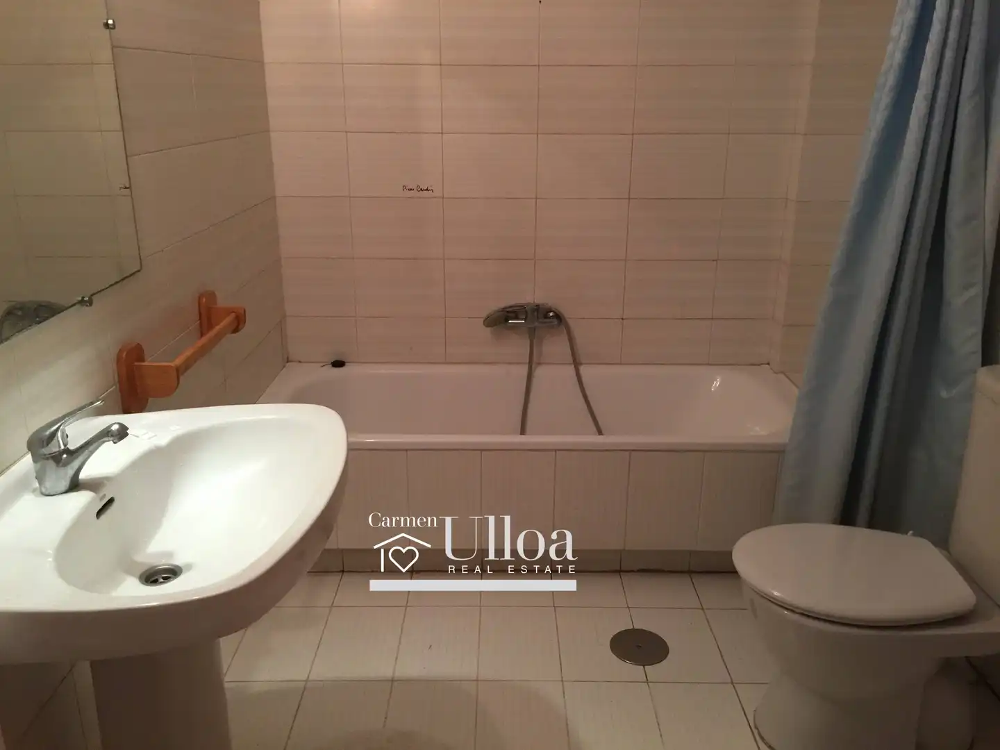 Baño de Piso en venta en El Campello con Terraza y Piscina comunitaria