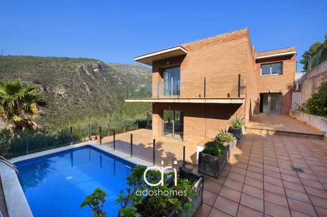 Casa-chalet en Venta en Eramprunyà en Les Botigues de Sitges