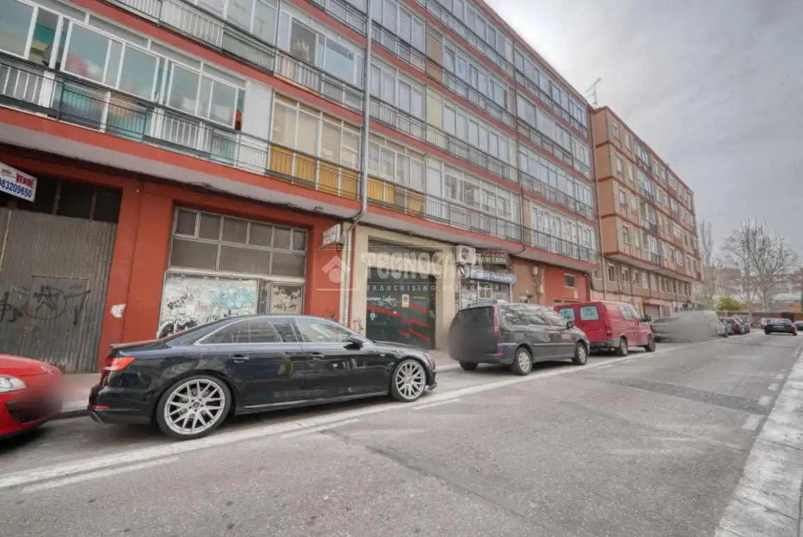 Vista exterior de Pis en venda en Valladolid amb Calefacció