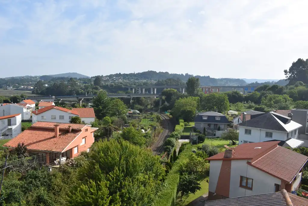 Vista exterior de Àtic en venda en Miño amb Calefacció, Terrassa i Traster