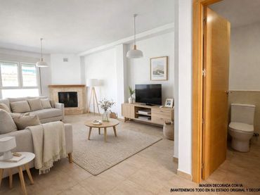 Terraced house with balcony for sale in colon
