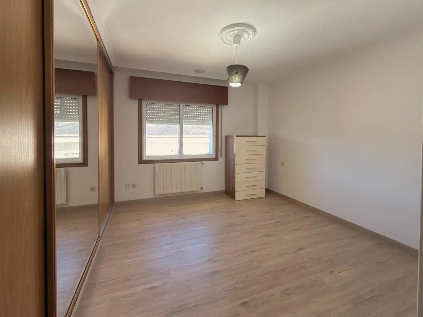 Flat with terrace to rent in Calle de Ourense, imagen 6