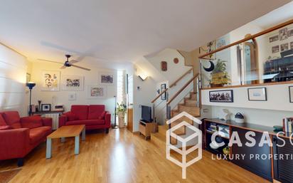 Living room of Single-family semi-detached for sale in Sant Cugat del Vallès  with Heating, Private garden and Parquet flooring