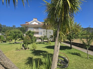 Villa con balcone in vendita a Camiño Río da Barxa 15