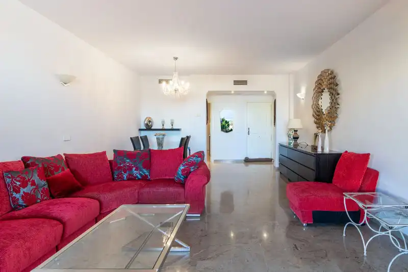 Apartament amb piscina en venda a Nueva Andalucía, imagen 2