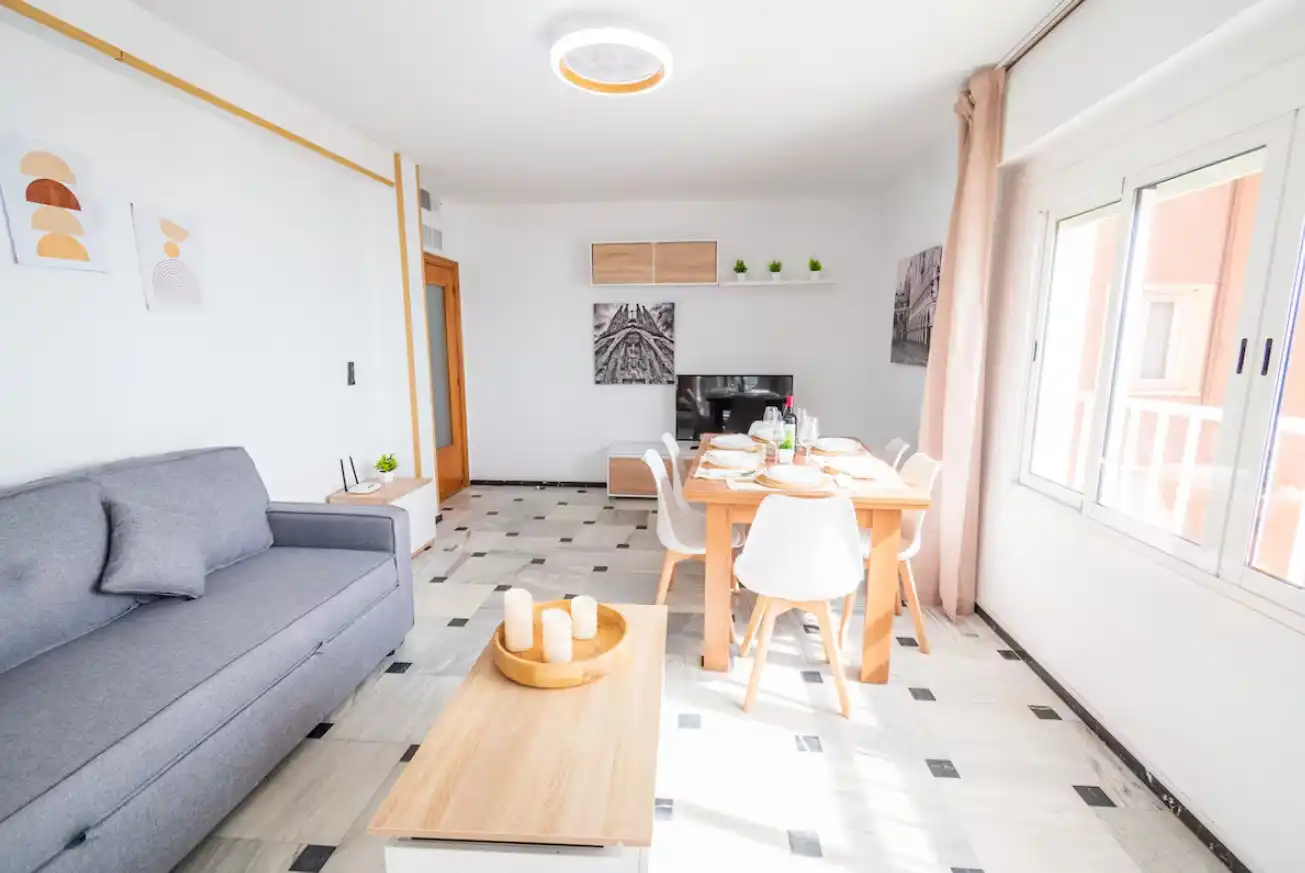 Wohnzimmer von Wohnungen zur Miete in Benidorm mit Klimaanlage, Parkett und Möbliert