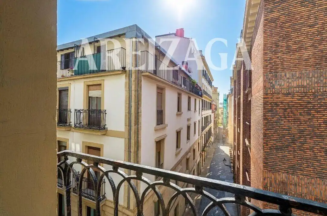 Vista exterior de Piso en venta en Donostia - San Sebastián  con Balcón