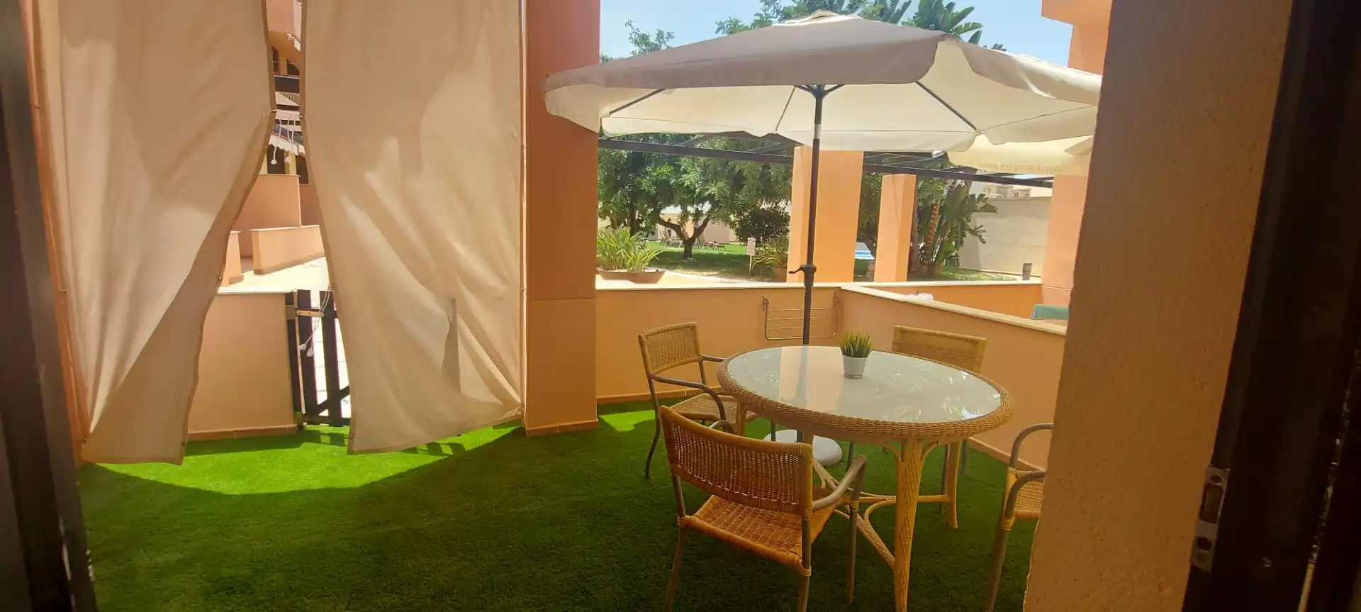 Terrasse von Wohnungen zur Miete in Punta Umbría mit Klimaanlage, Heizung und Möbliert