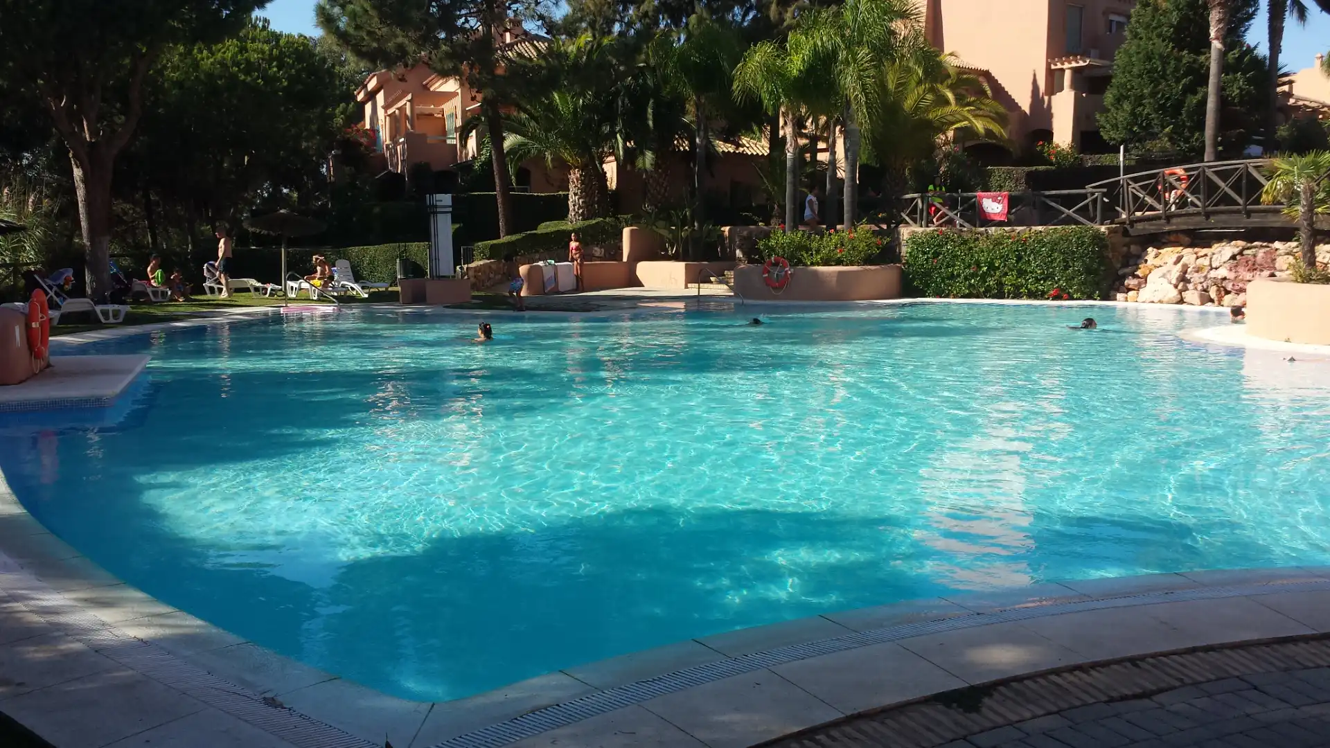 Piscina de Casa adosada en venda en Islantilla amb Terrassa, Traster i Piscina comunitària