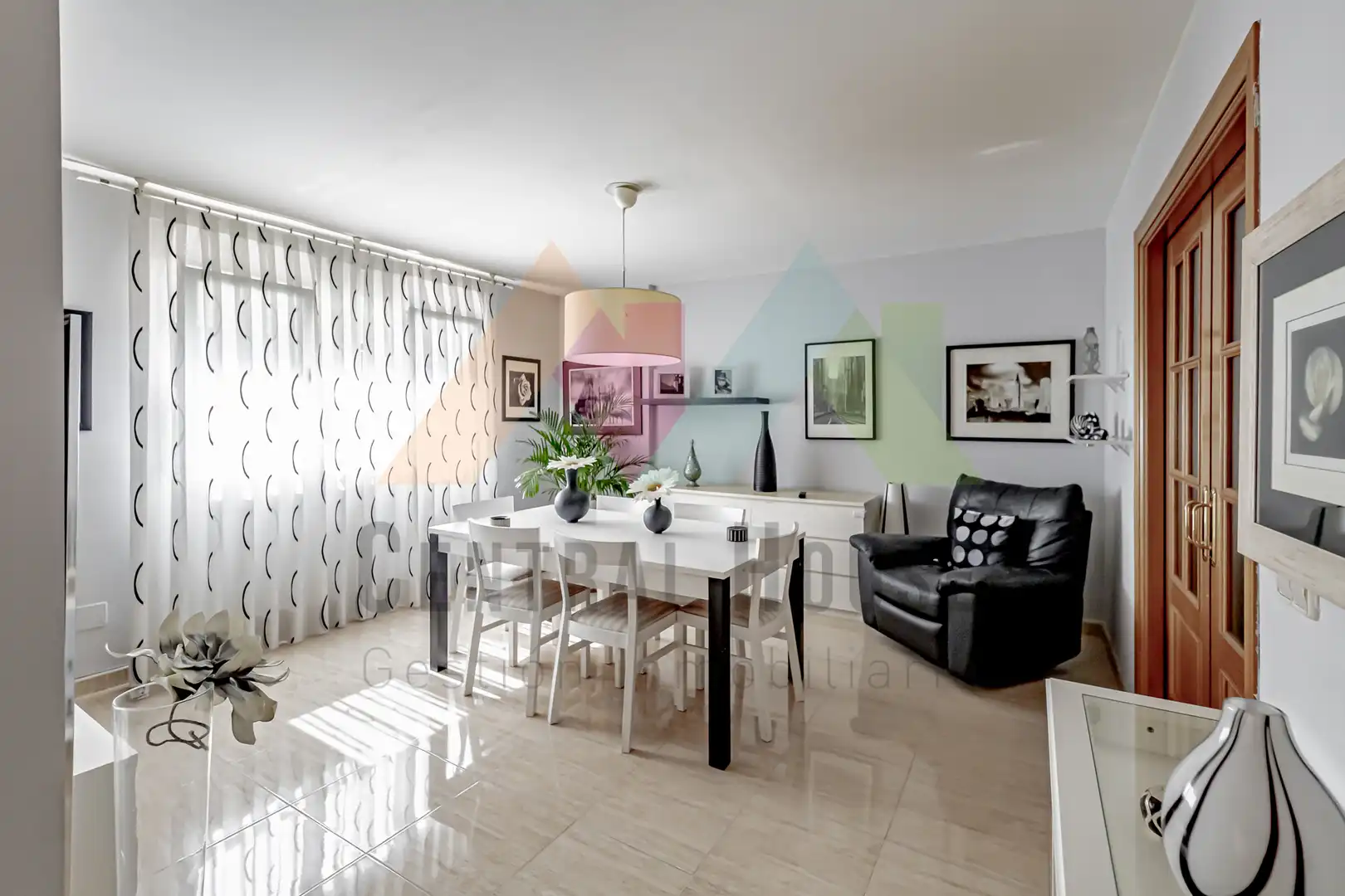 Comedor de Casa adosada en venta en Guadalajara con Aire acondicionado, Calefacción y Jardín privado