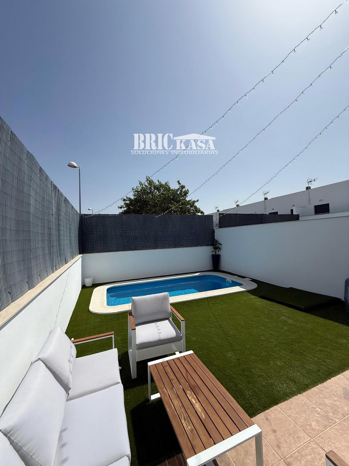 Swimming pool of Single-family semi-detached for sale in Cáceres Capital  with Air Conditioner, Heating and Terrace