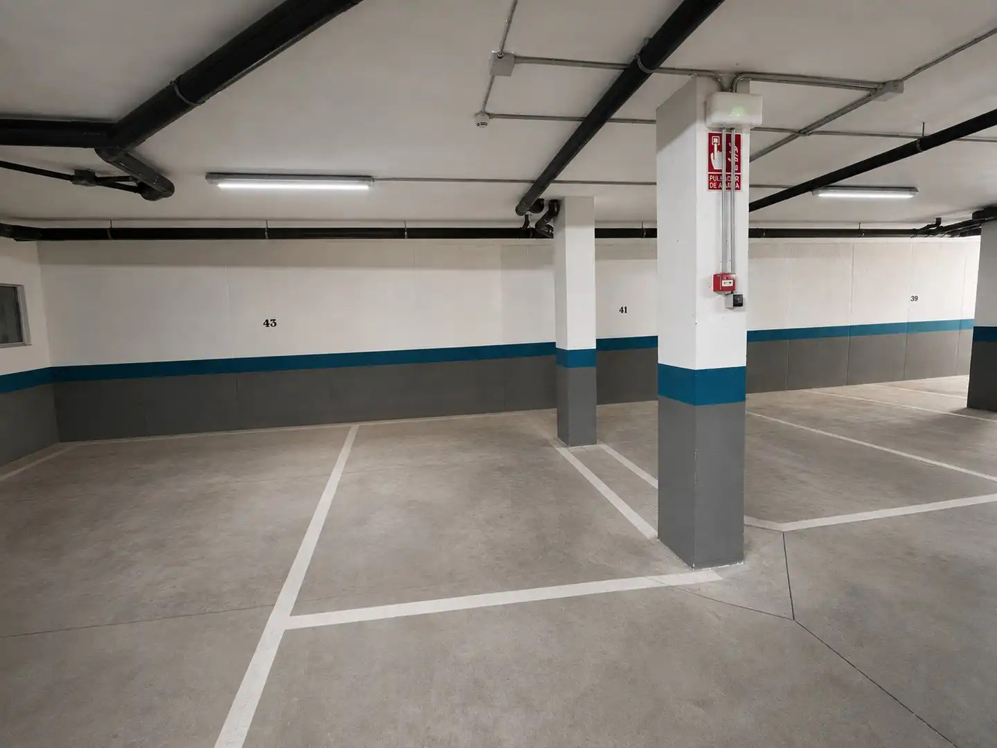 Parking de Piso en venta en Vélez-Málaga con Aire acondicionado, Calefacción y Terraza