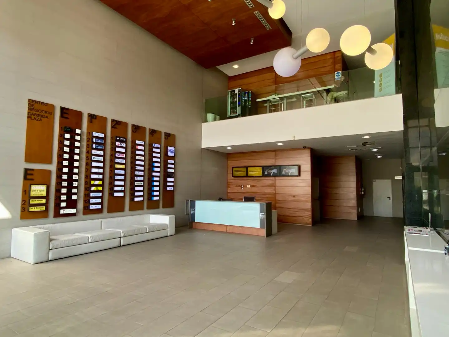 Office space with lift to rent in Calle Chillida 4, imagen 3