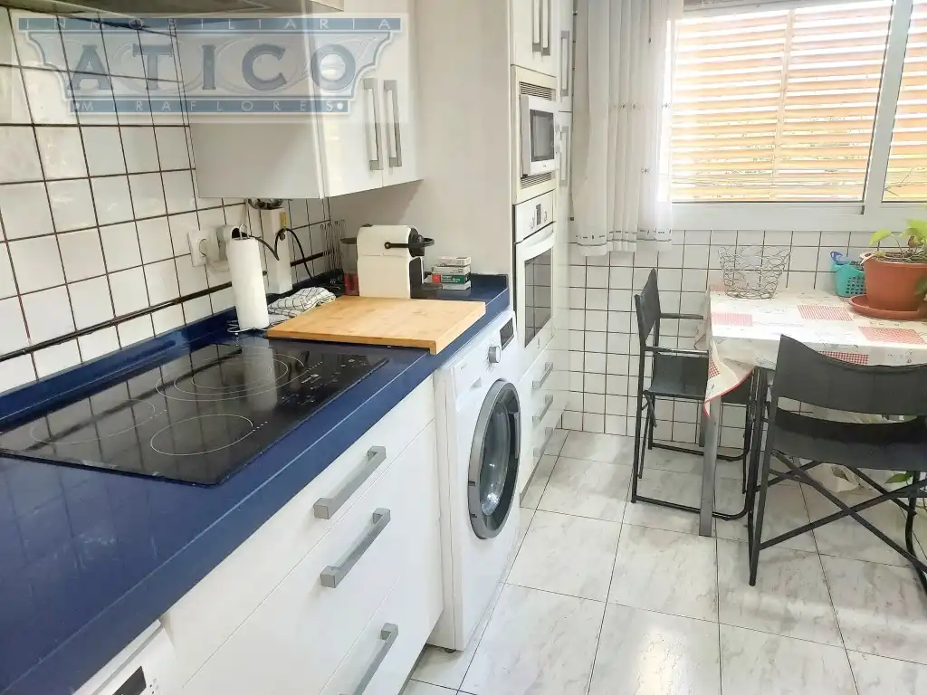Cuina de Pis en venda en Sevilla amb Aire condicionat
