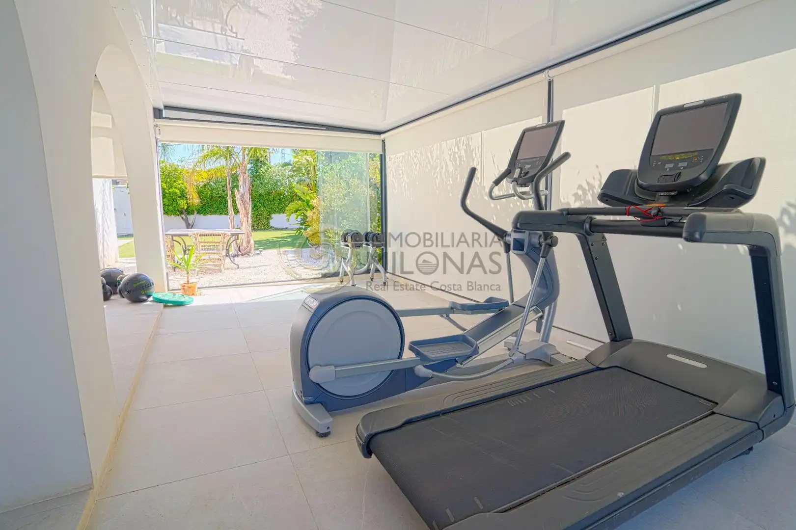 Casa o chalet en venta en L'Alfàs del Pi con Aire acondicionado, Jardín privado y Terraza
