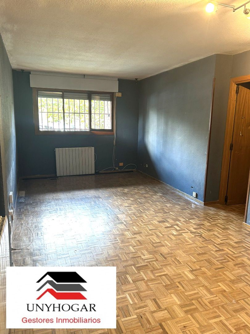 Bedroom of Flat for sale in San Fernando de Henares  with Heating, Parquet flooring and Storage room