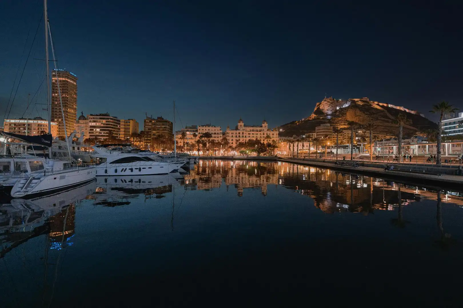 Vista exterior de Apartament en venda en Alicante / Alacant amb Aire condicionat i Terrassa