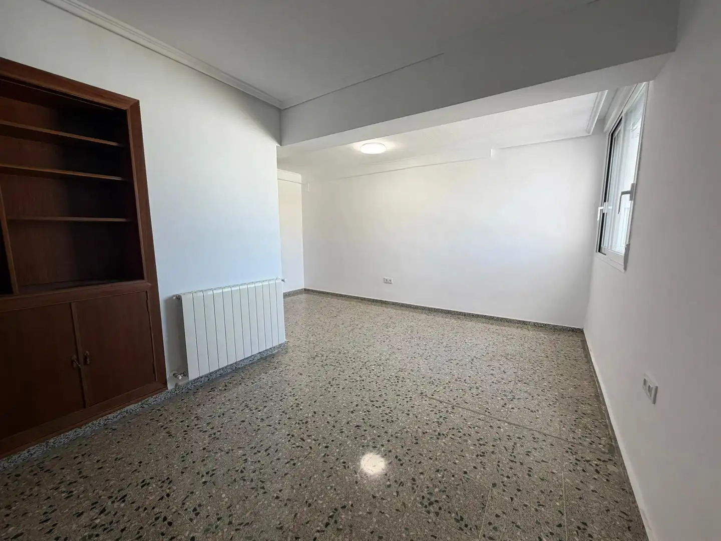 Flat for rent in Avenida AL VEDAT, Centro - Casco antiguo