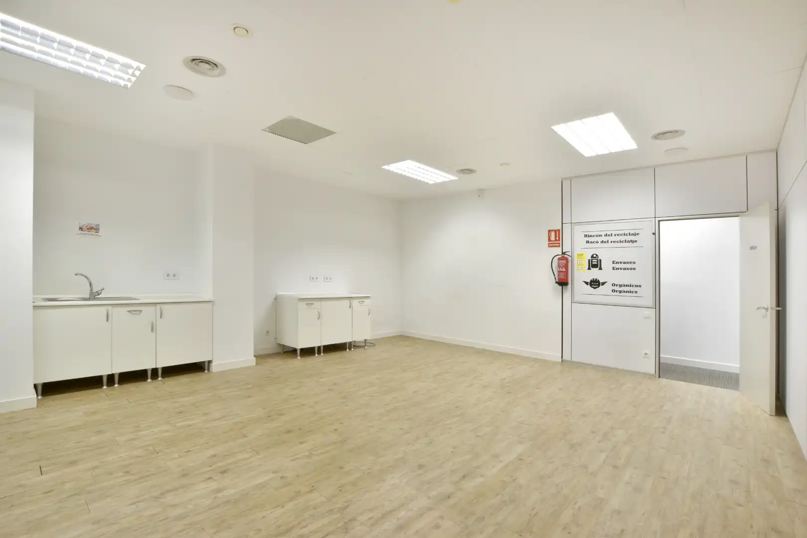 Ufficio con ascensore in affitto a Carrer de Badajoz 145, imagen 14
