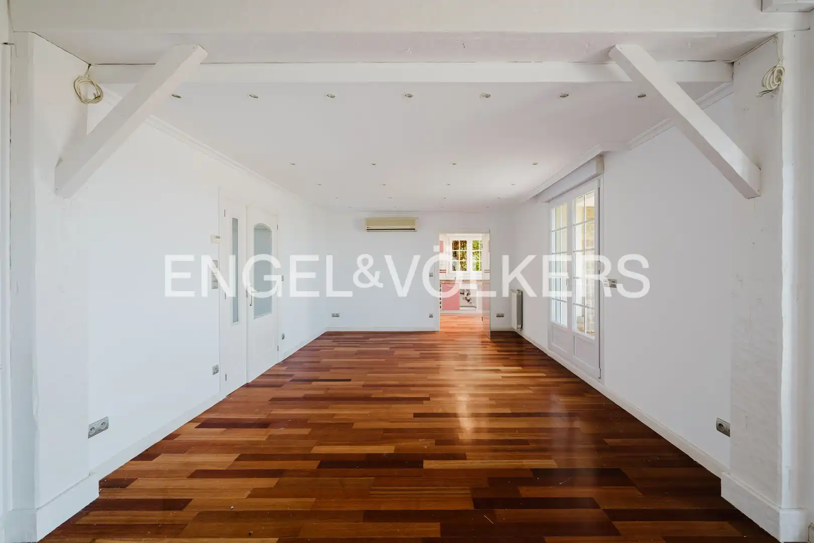Sala de estar de Finca rústica en venta en Hendaye con Aire acondicionado, Calefacción y Jardín privado