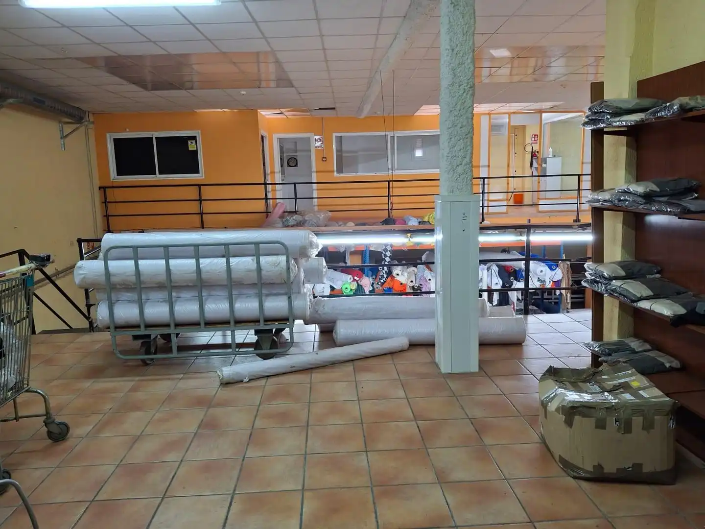 Business premises for sale in Carrer UMBRIA, imagen 4