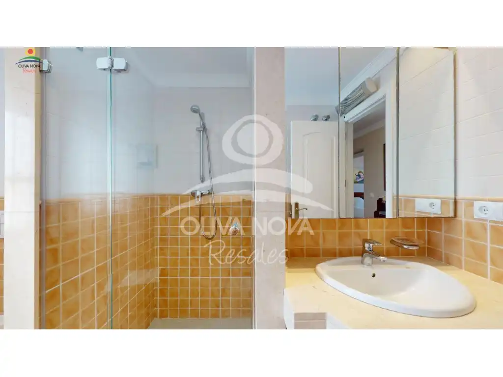 Baño de Casa o chalet en venta en Oliva con Jardín privado