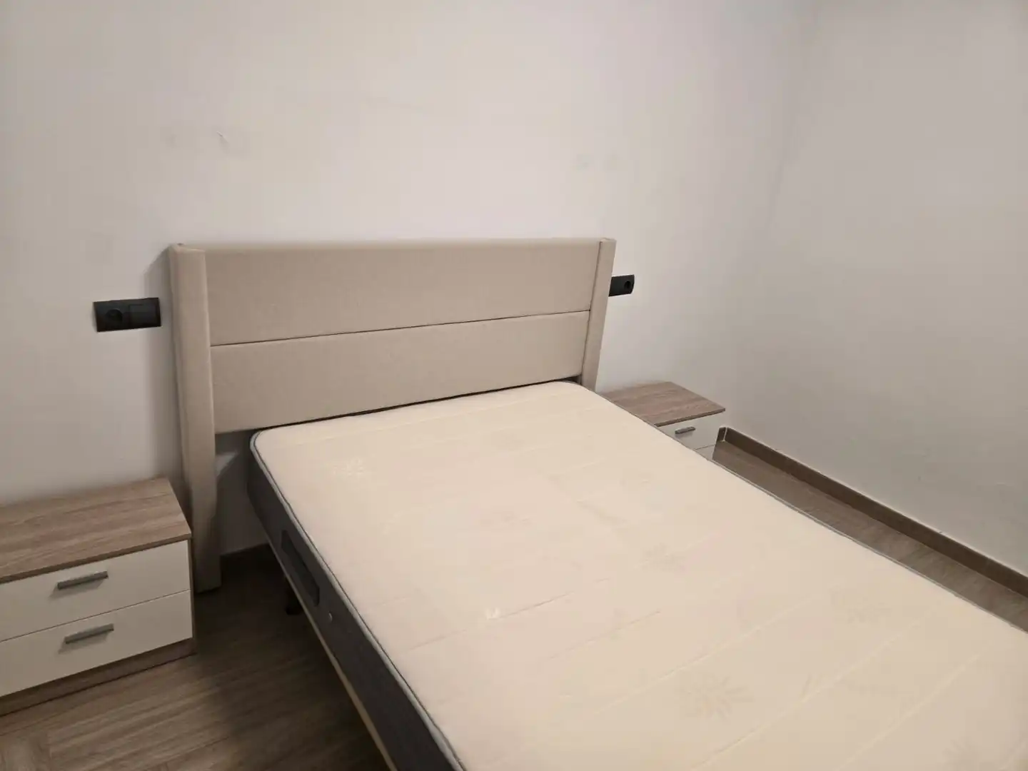 Bedroom of Flat for rent in Sevilla  with Air Conditioner, Terrace and Furnished