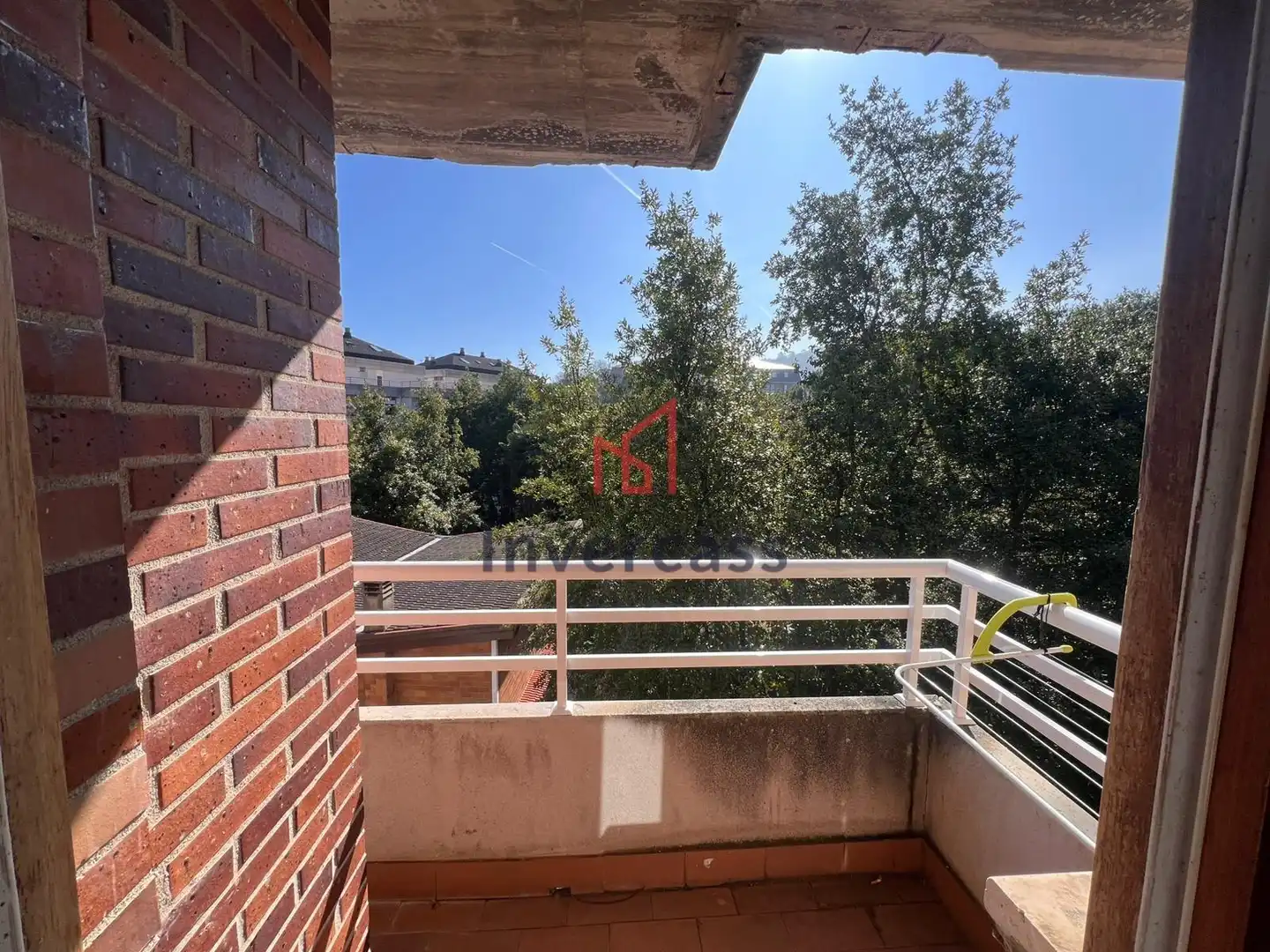 Vista exterior de Piso en venta en Castro-Urdiales con Calefacción y Terraza