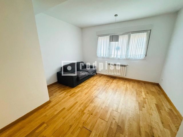 Sala d'estar de Pis en venda en  Madrid Capital amb Calefacció i Terrassa