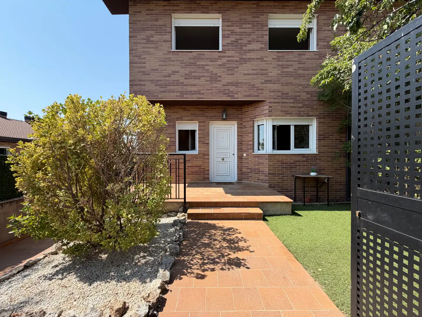 Vista exterior de Casa o chalet en venta en Colmenar Viejo con Calefacción, Jardín privado y Terraza