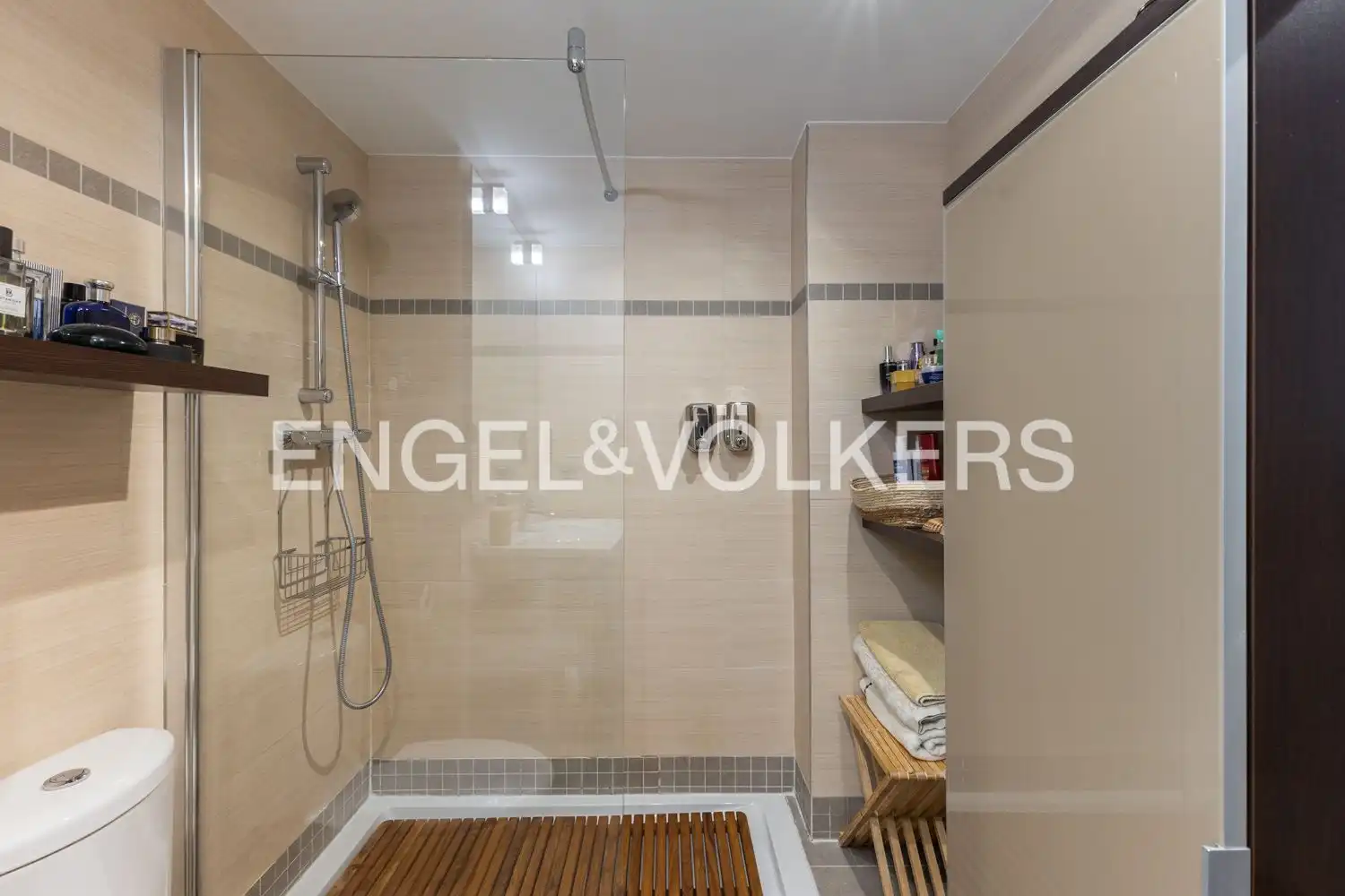Badezimmer von Wohnung zum Verkauf in Valencia mit Klimaanlage, Heizung und Parkett