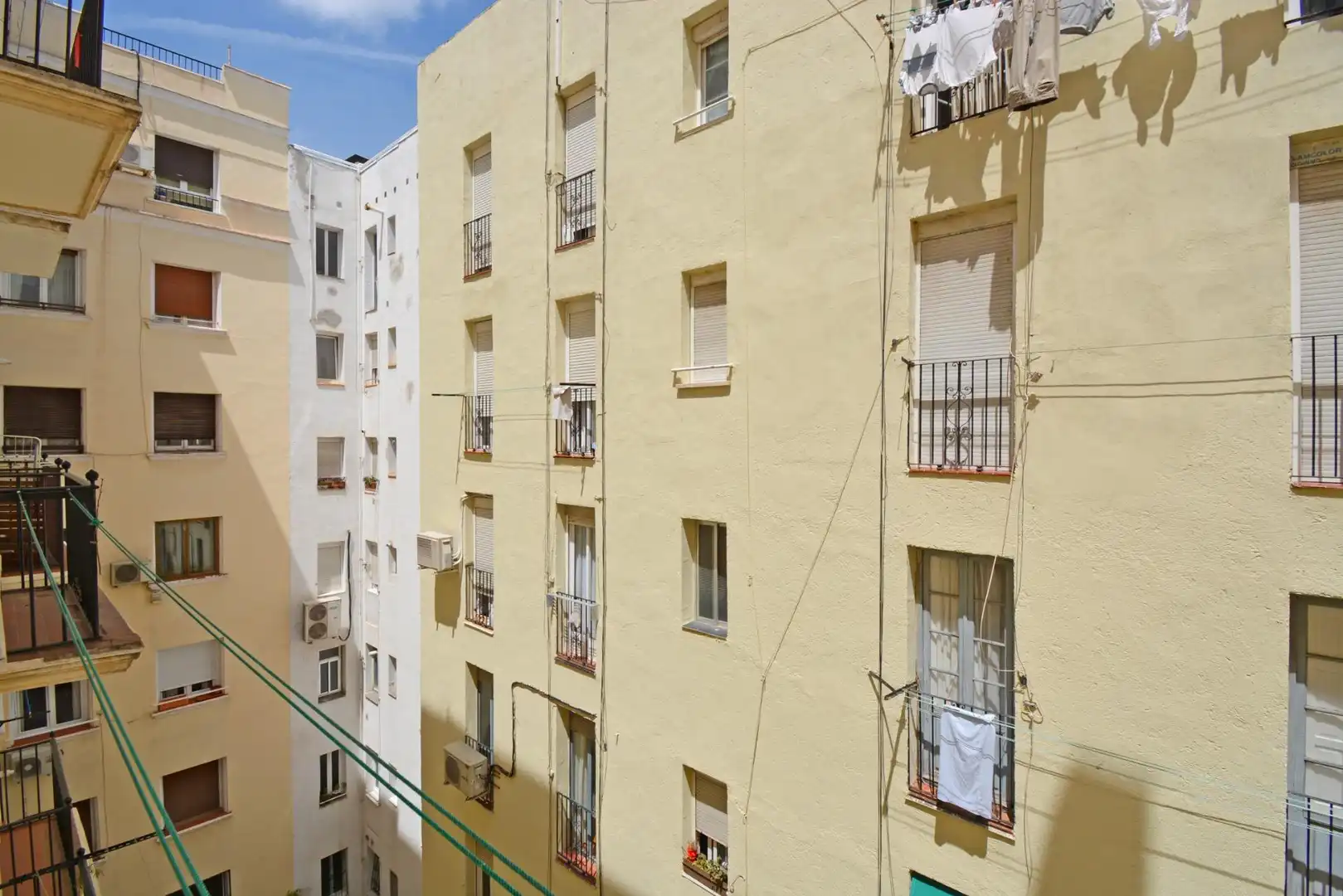 Außenansicht von Wohnung zum Verkauf in Madrid mit Heizung und Balkon