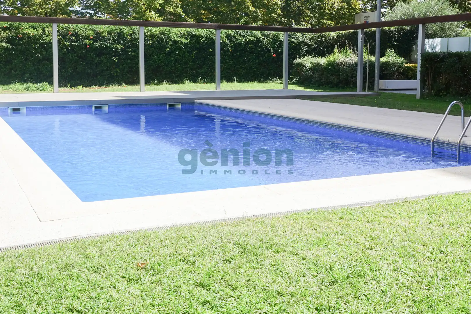 Swimming pool of Flat for sale in Salt  with Air Conditioner, Heating and Terrace
