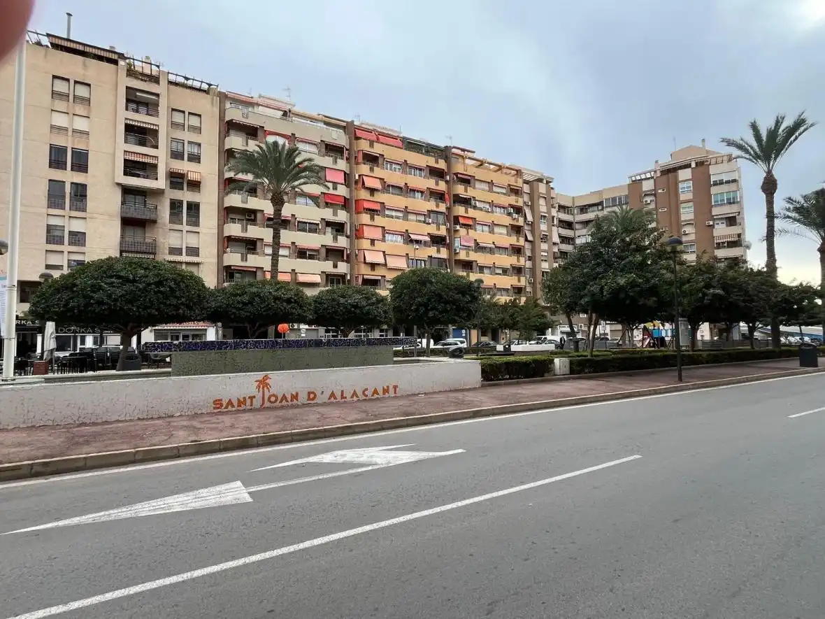 Vista exterior de Oficina en venda en Sant Joan d'Alacant