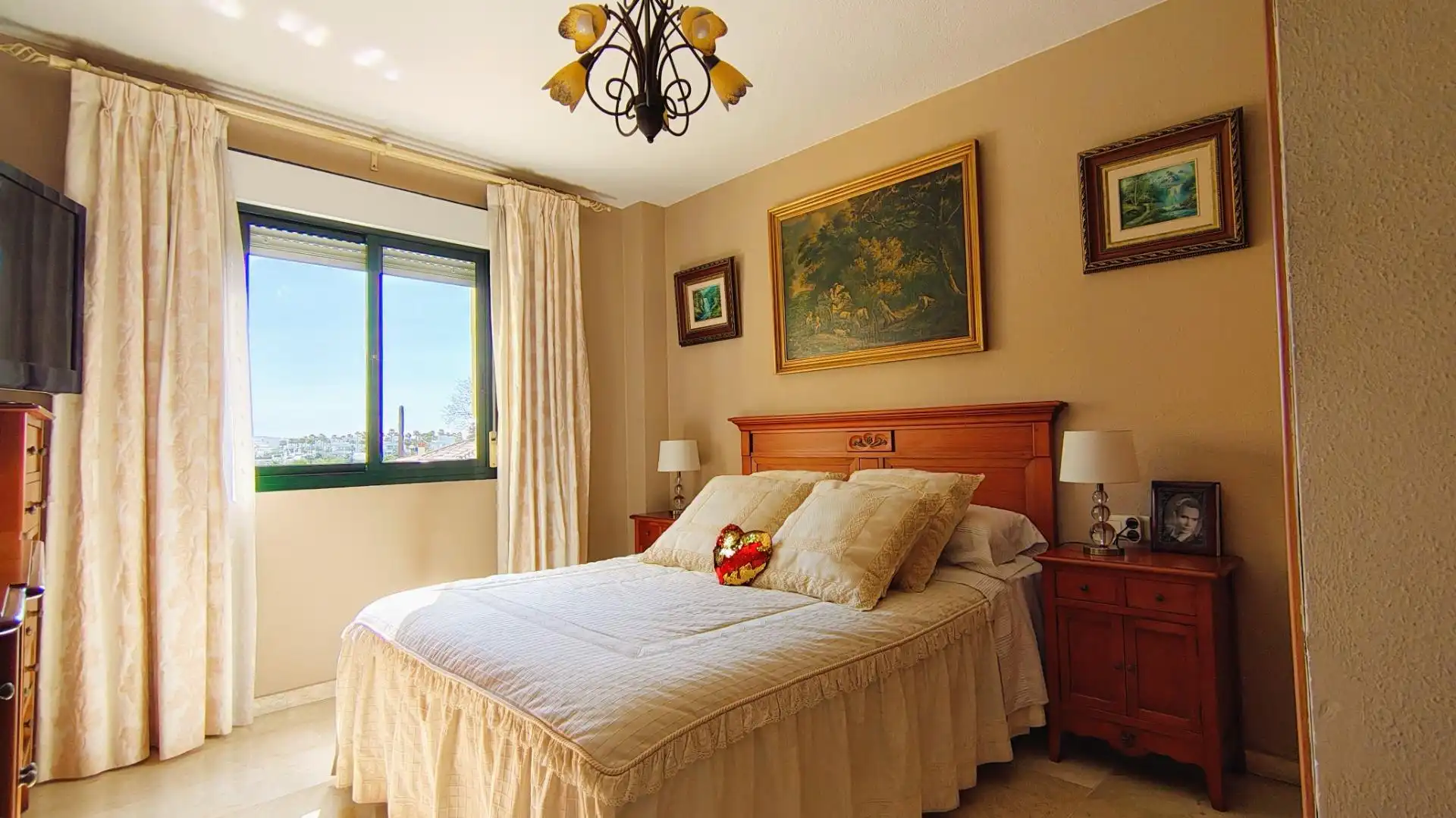 Habitación de Apartamento en venta en Marbella con Aire acondicionado, Terraza y Trastero